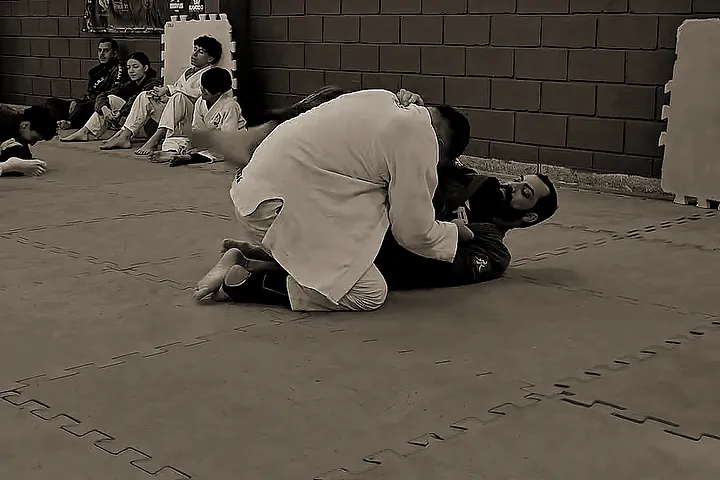 Luta de jiu-jitsu no tatame